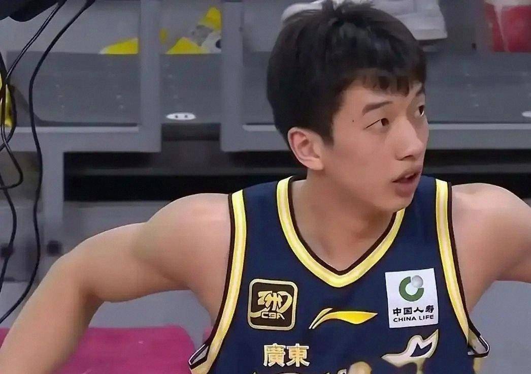lol视频攻略-CBA常规赛倒计时,广州队集结日远射贴柱,细节引发关注,震撼外界,球队文化再被提及的简单介绍