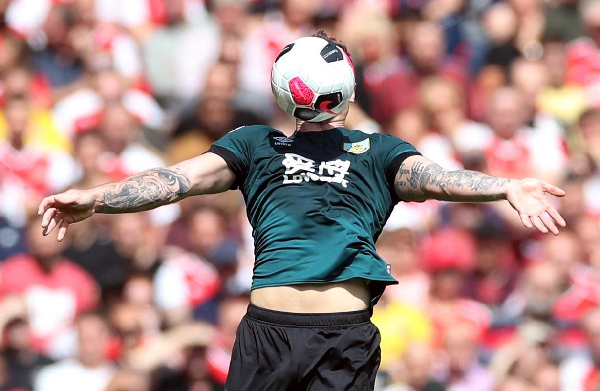 lol-里尔训练开放日，转会期迎来里程碑引欢呼，亚冠在即，阵容厚度经受考验的简单介绍