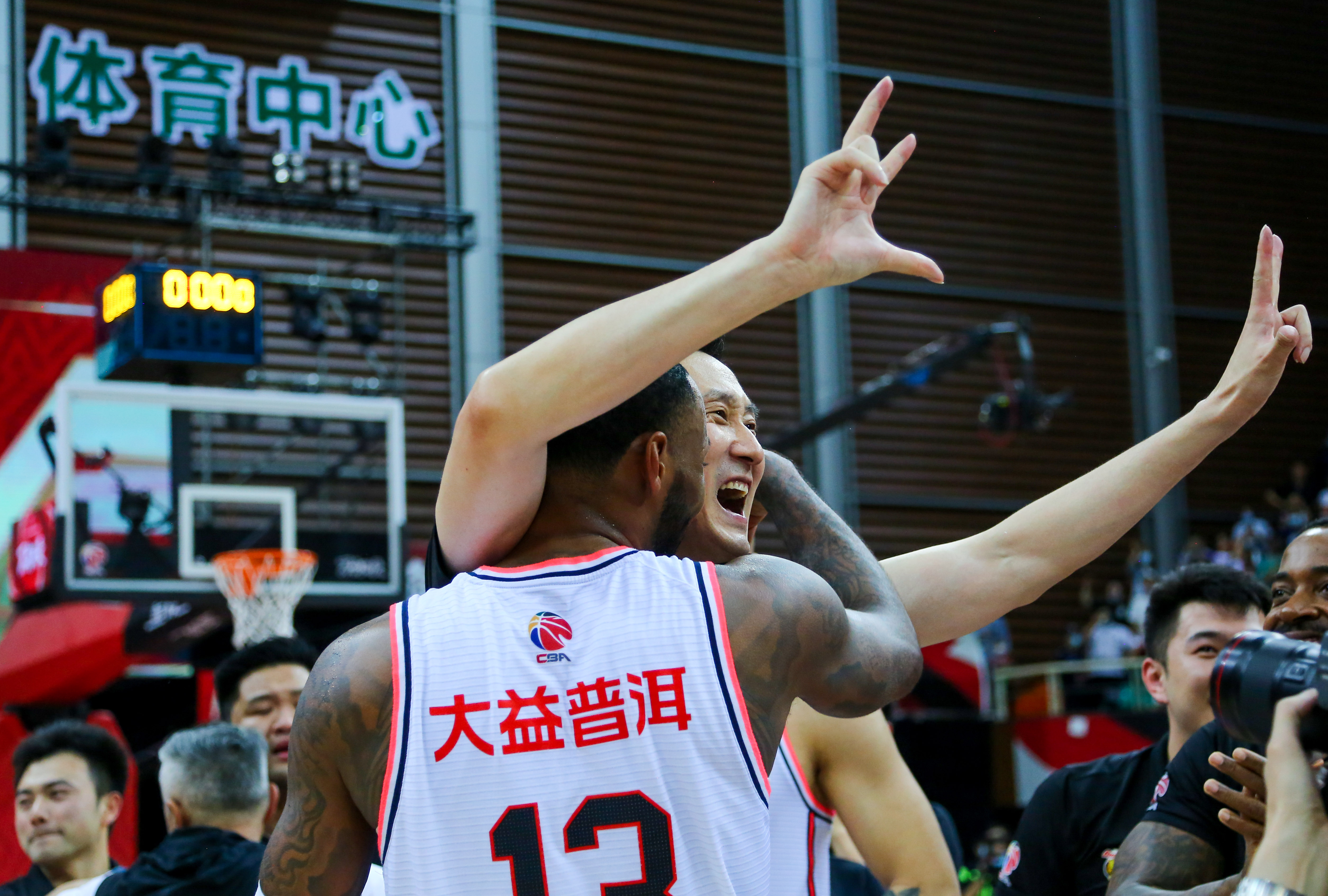 英雄联盟战争学院-冲刺阶段多伦多猛龙备战德国杯,回应争议细节曝光,赛场秩序良好,球探报告显示潜力的简单介绍